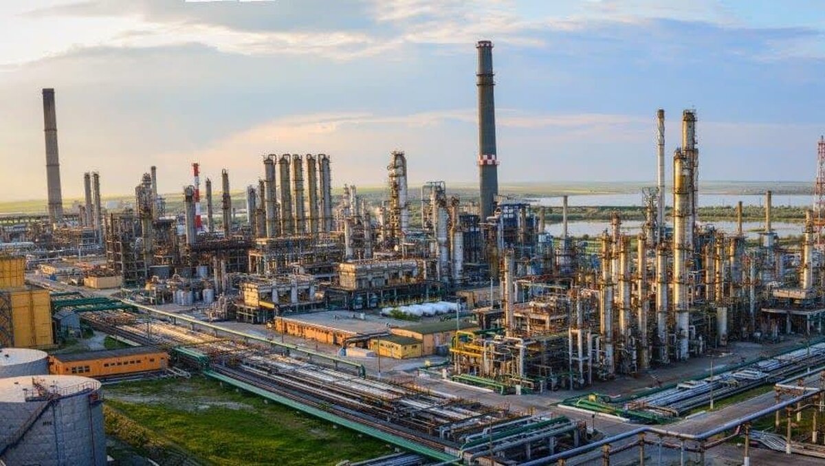 Cifra de afaceri brută a Rompetrol Rafinare scade cu 6% în primele 9 luni;compania consemnează pierderi de 26,9 milioane dolari