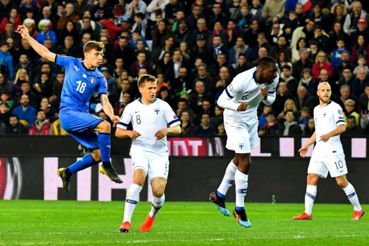 Fotbal: Emoţia pe care o aduc fanii pe stadion, îi face pe jucători mai puternici