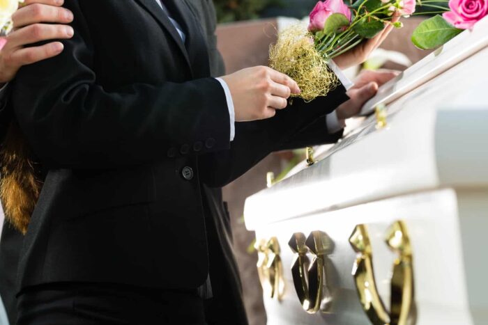Servicii funerare, o profesie specifică servicii funerare