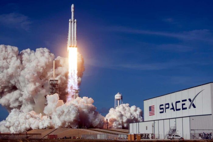 spacex falcon heavy elon musk china europe esa nasa mars sls boeing
