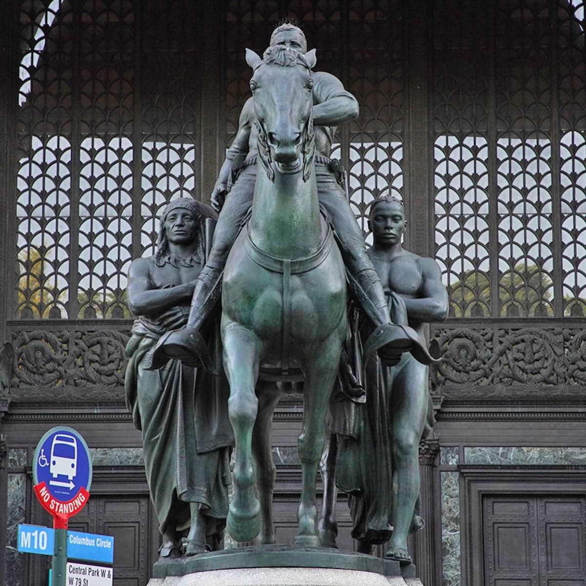 A fost demontată imensa statuie a fostului preşedinte american Theodore Roosevelt