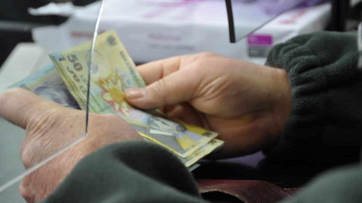 Un sfert dintre români nu efectuează plăţi online de teama furtului datelor personale taxe impozite bani ghiseu