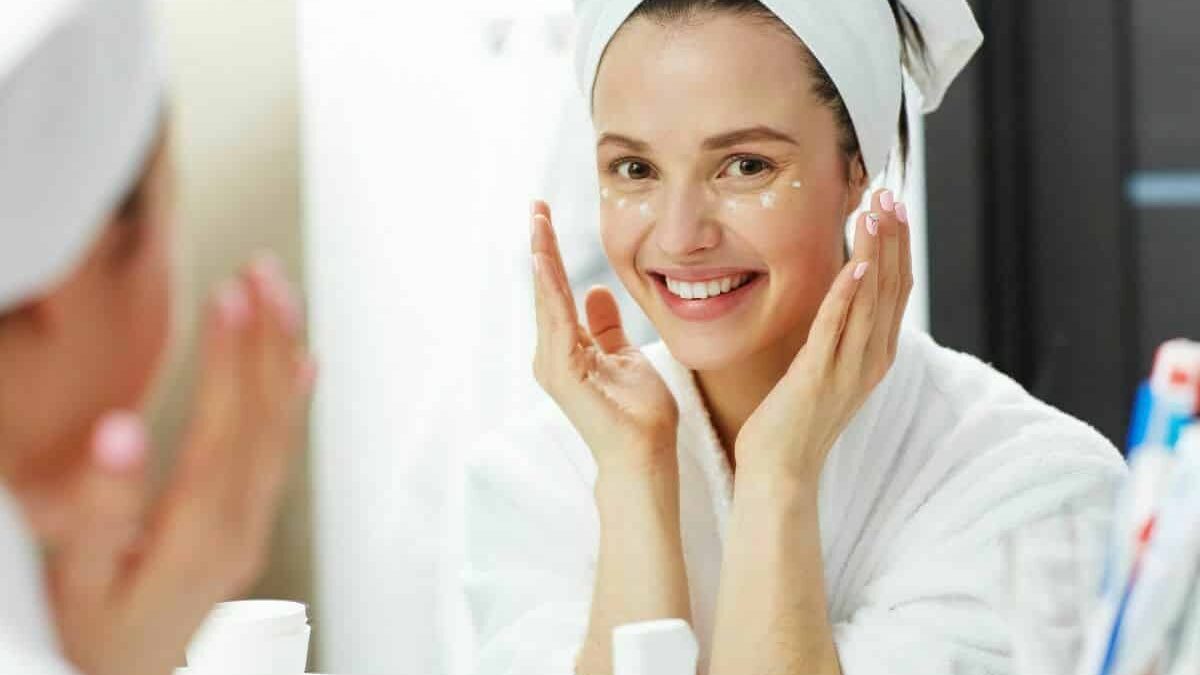 Cosmeticele cu ulei de canabis, un „tratament” permanent pentru starea ta de bine! ulei de canabis 1