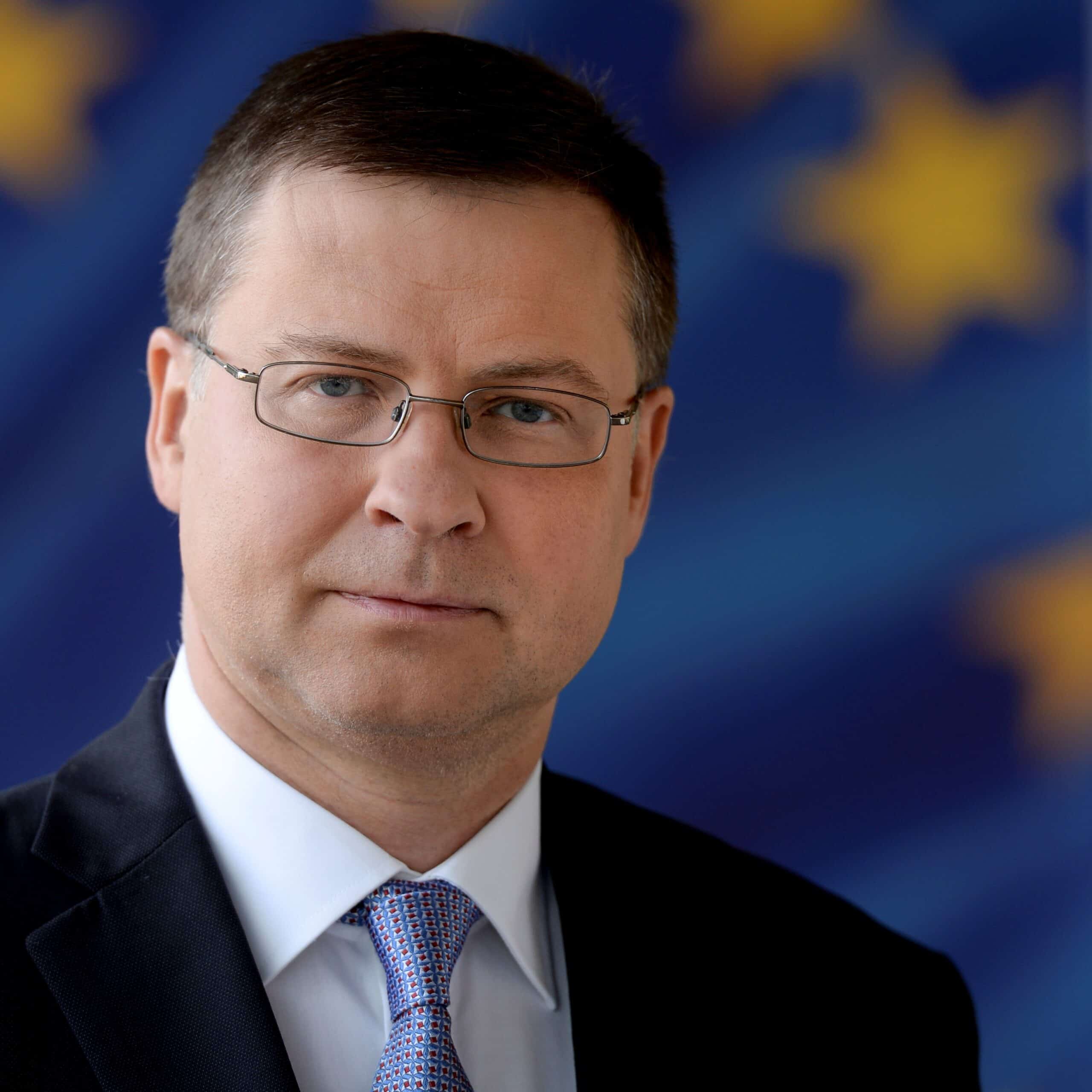 Valdis Dombrovskis spune despre Comisia Europeană că este gata să adopte noi măsuri de sprijin