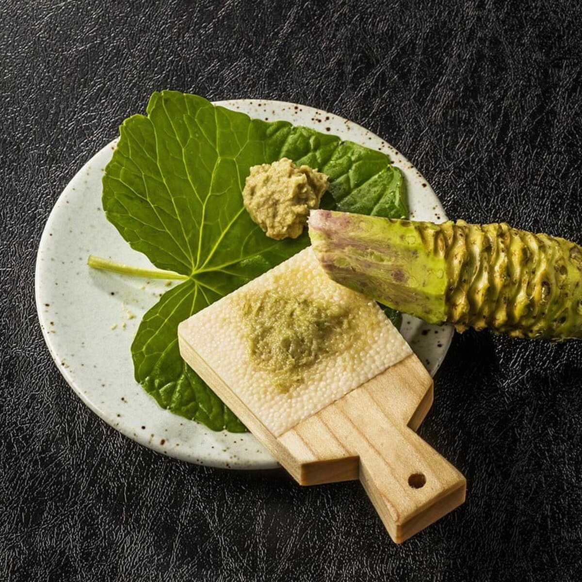 S-a demonstrat că alimentul wasabi, poate opri căderea părului și are efecte inhibitoare asupra celulelor canceroase