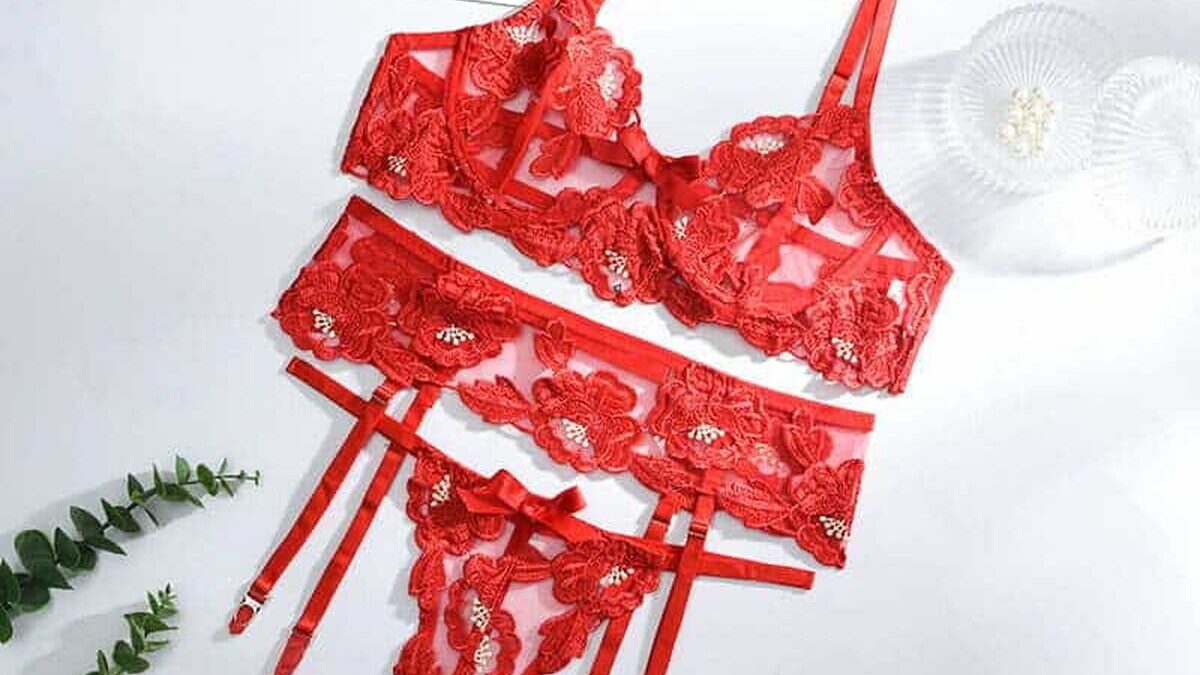 Set-Sexy-Rosu-Dantela-Lenjerie-Portjartier-Glamour-Online-VIBRANTE-11