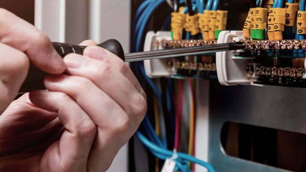 Jurnalulnational.ro-electriceconstructii.ro