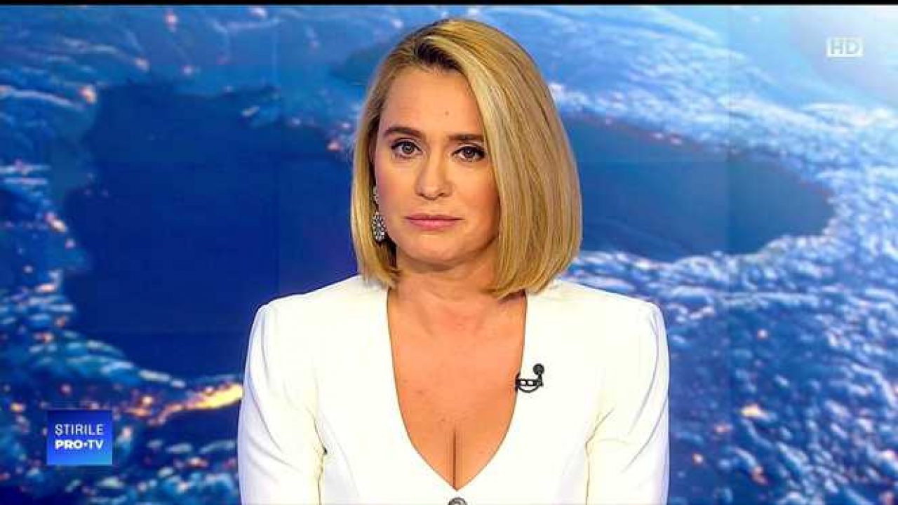 Andreea Esca, dată în judecată!