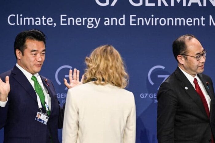 g7