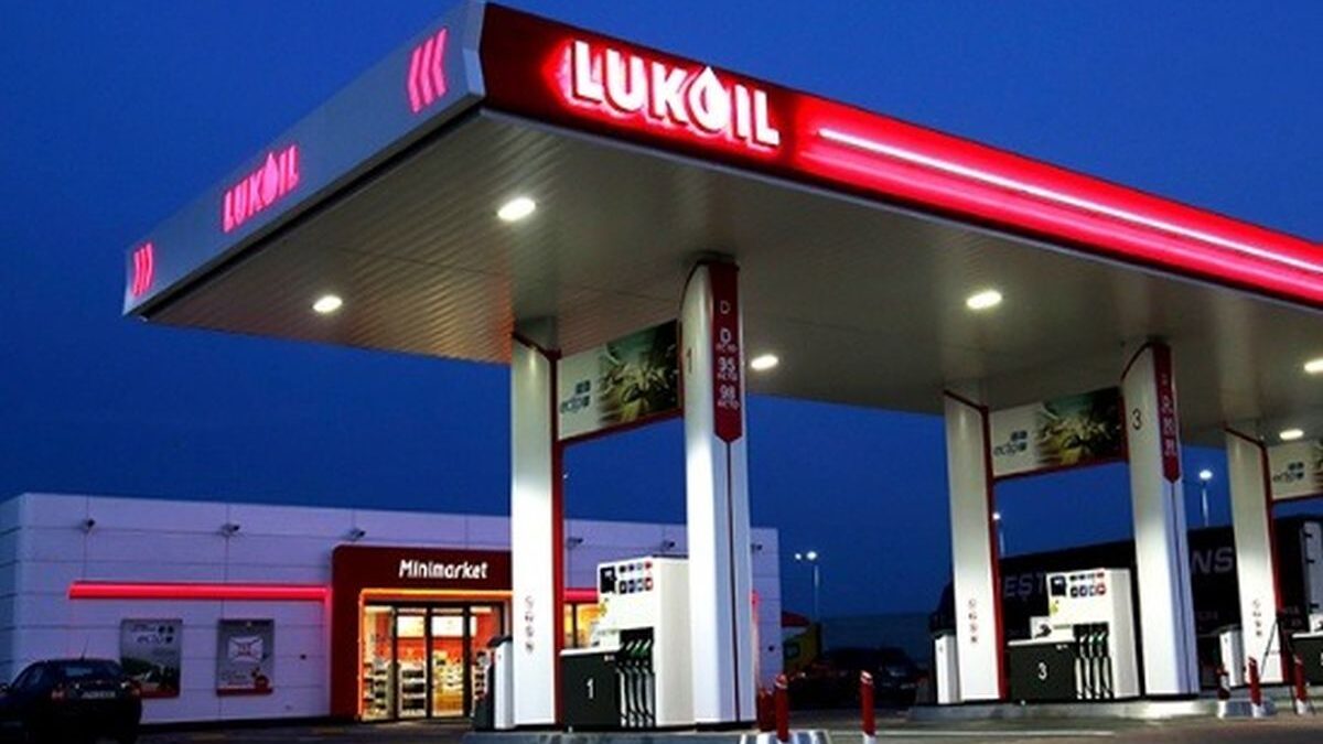 Vicepreședinte Lukoil: Rusia ar trebui să reducă producția de petrol cu 20-30%, pentru a-l vinde mai scump lukoil