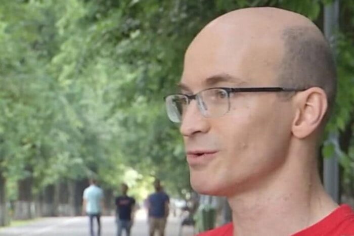 un tata se lupta cu ministerul educatiei pentru ca fiul sau sa meraga la scoala 771168