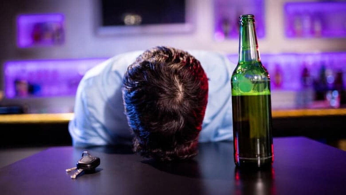 Un bărbat a pierdut un stick USB cu datele locuitorilor unui oraș întreg, după o noapte de beție