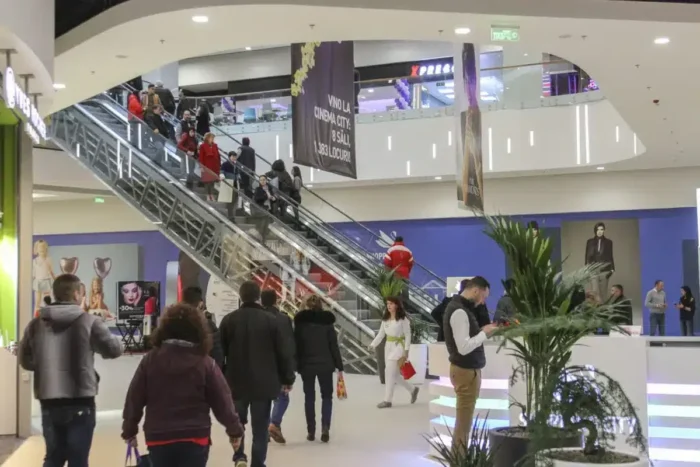 mall shopping cumparaturi 1 1024x683 1