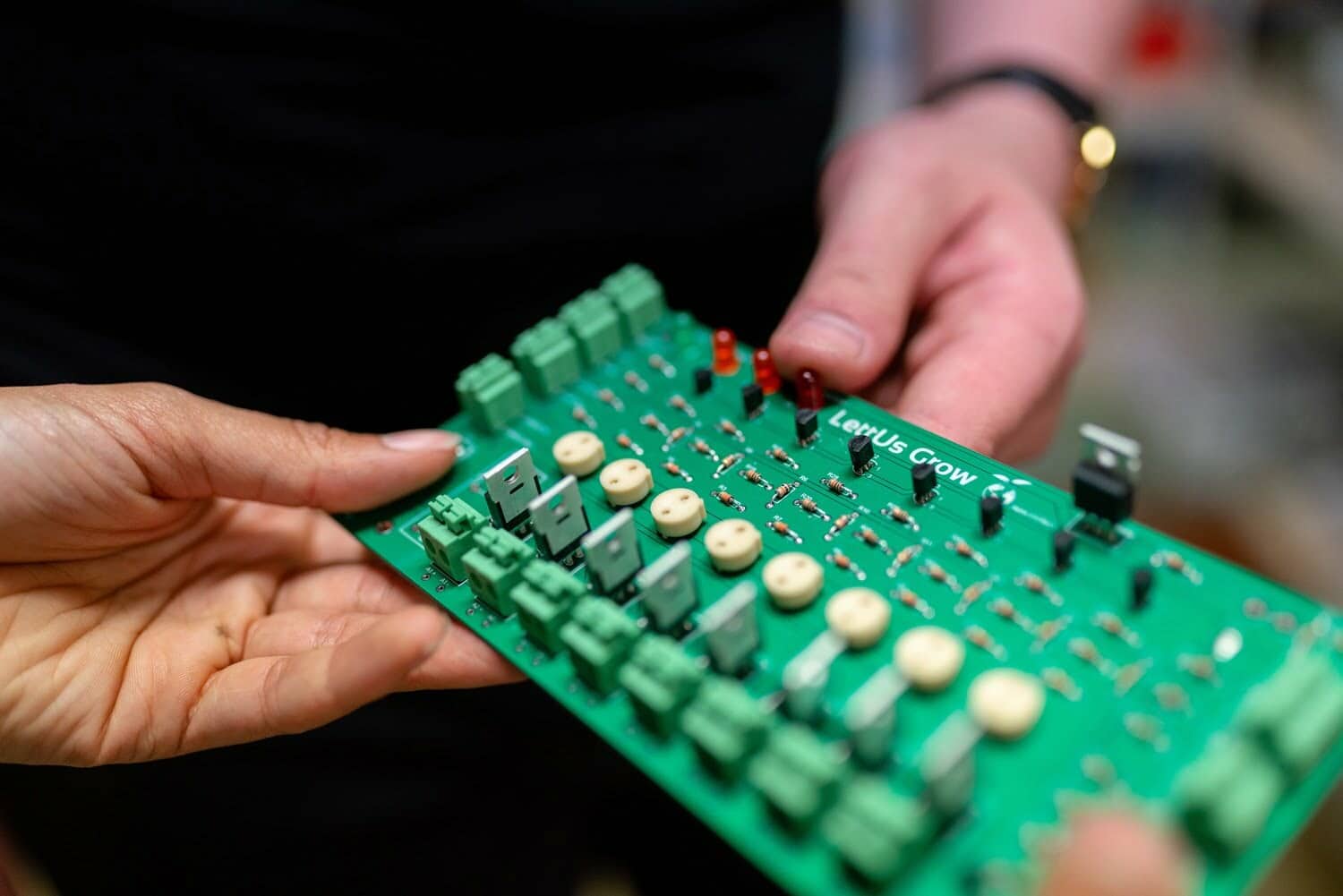 Criza semiconductorilor continuă. Europa vrea să-și protejeze economia, dar nu are soluții pe termen scurt