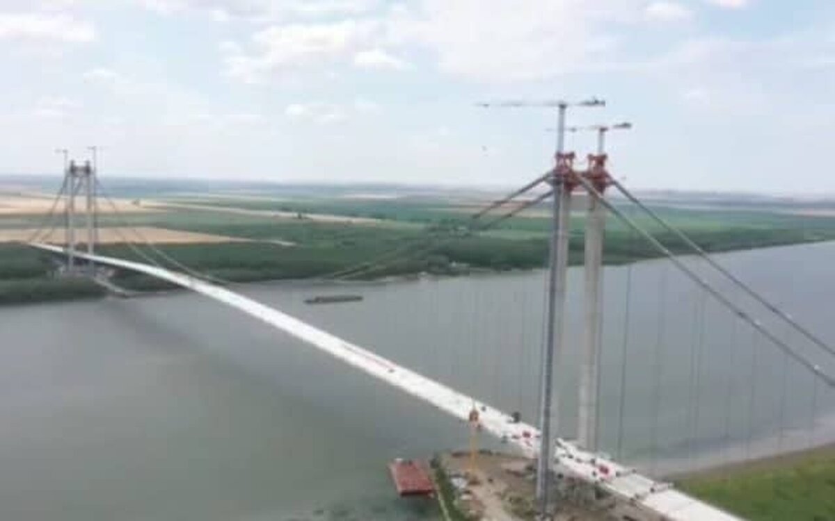 Podul suspendat peste Dunăre de la Brăila și ar putea fi deschis în decembrie