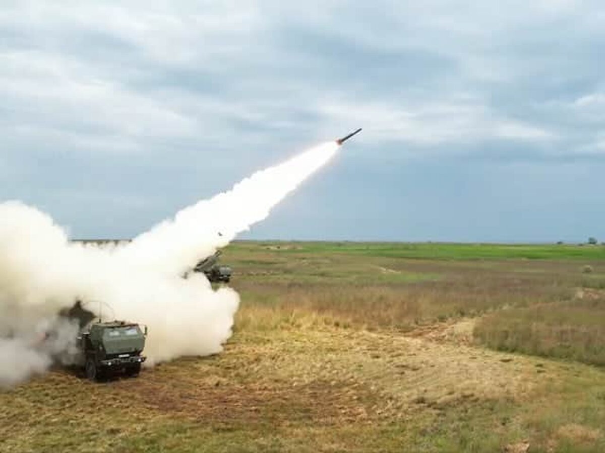 Armata română a testat în premieră sistemul lansator de rachete HIMARS
