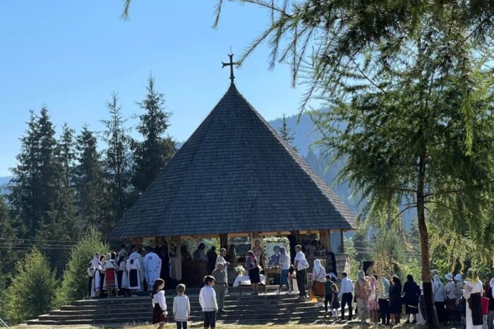 manastirea oasa e1659017606146 966x1024 1