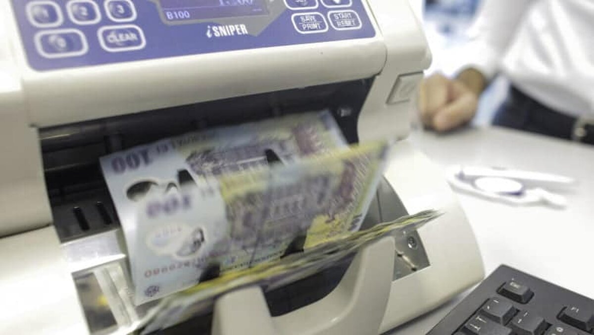 Cum putem plăti o rată cu câteva sute de lei mai mică la credit