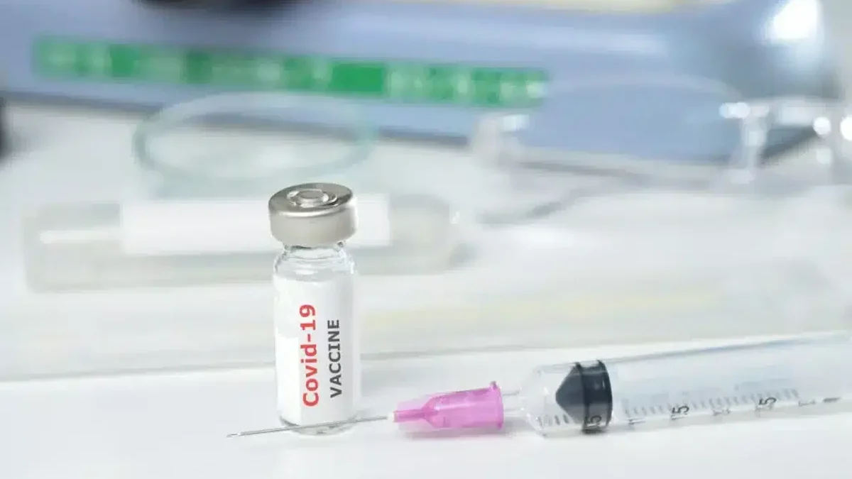 România are nevoie de noua variantă de vaccin anti-COVID vaccin impotriva COVID 19 1024x678 1