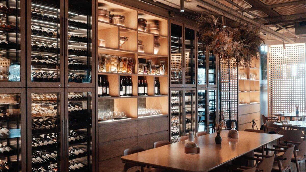 Vitrina de vinuri poate deveni „atracția turistică“ principală din restaurantul dumneavoastră! vitrina vinuri 1