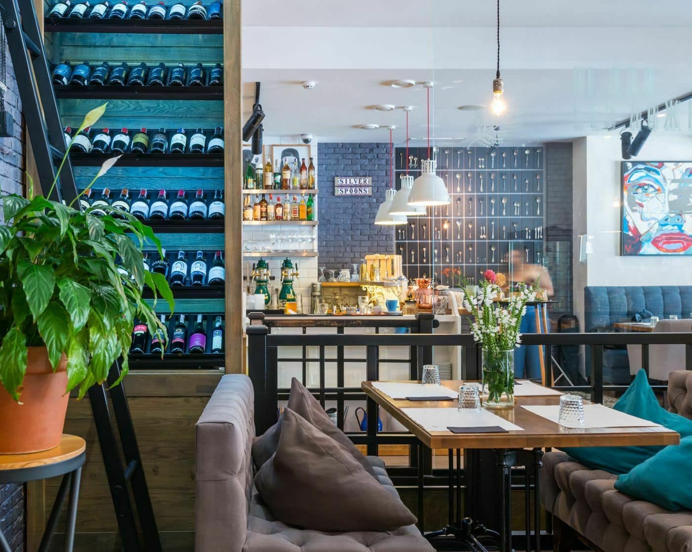 Vitrina de vinuri poate deveni „atracția turistică“ principală din restaurantul dumneavoastră! vitrina vinuri 2