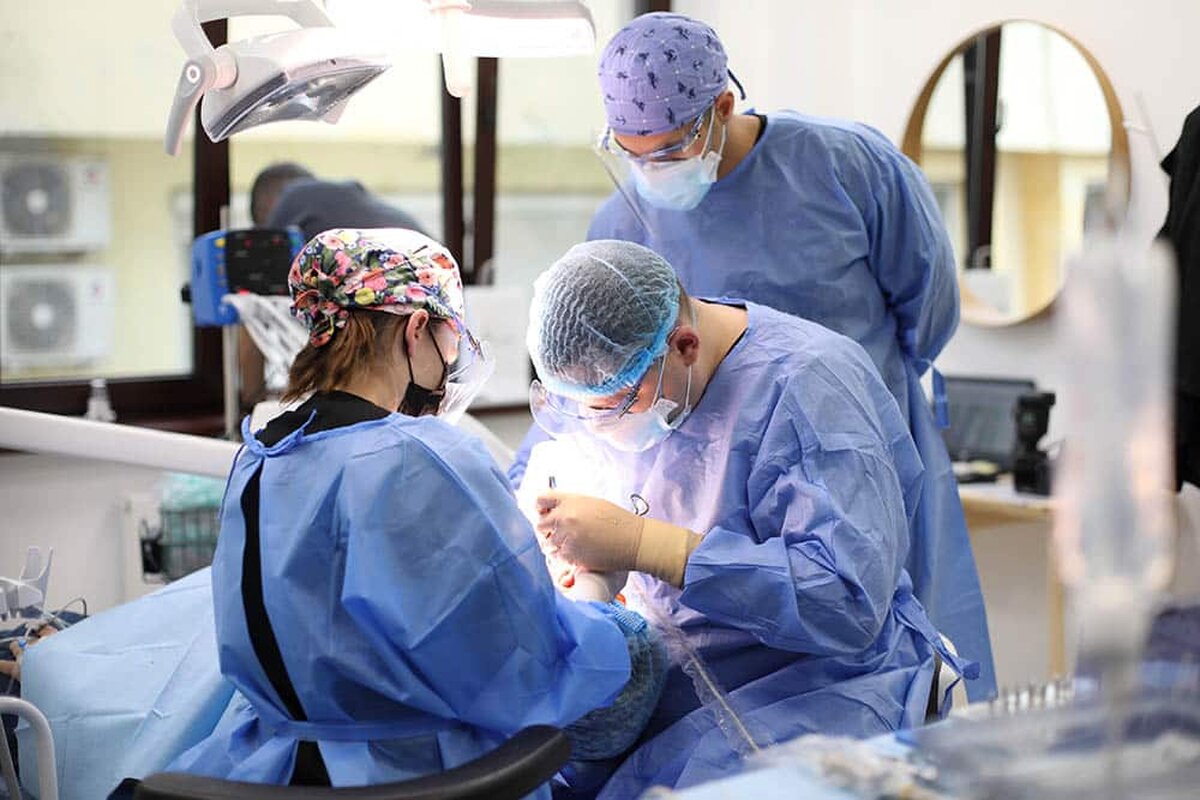 2 tratamente dentare pe care ți le poți face rapid în România, dacă locuiești în afara țării
