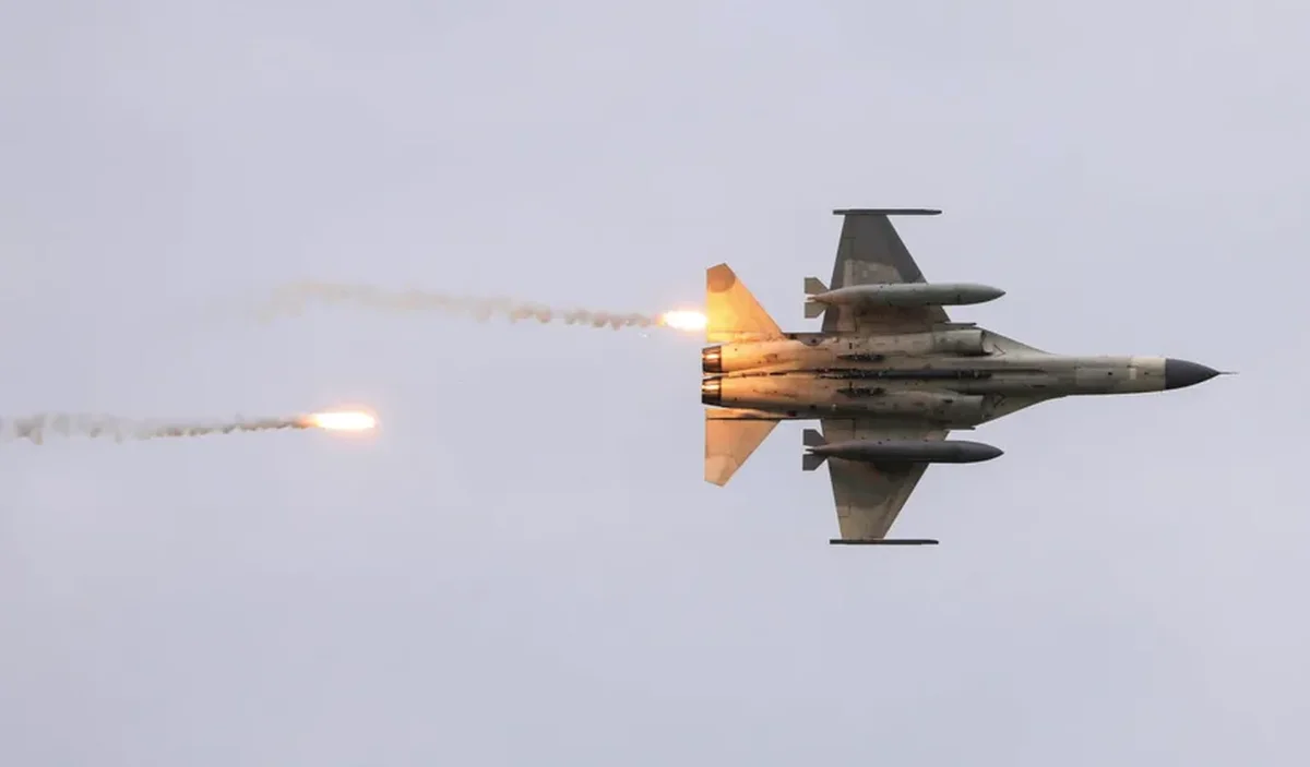 China a ridicat din nou avioanele de luptă, stare de alertă în Taiwan