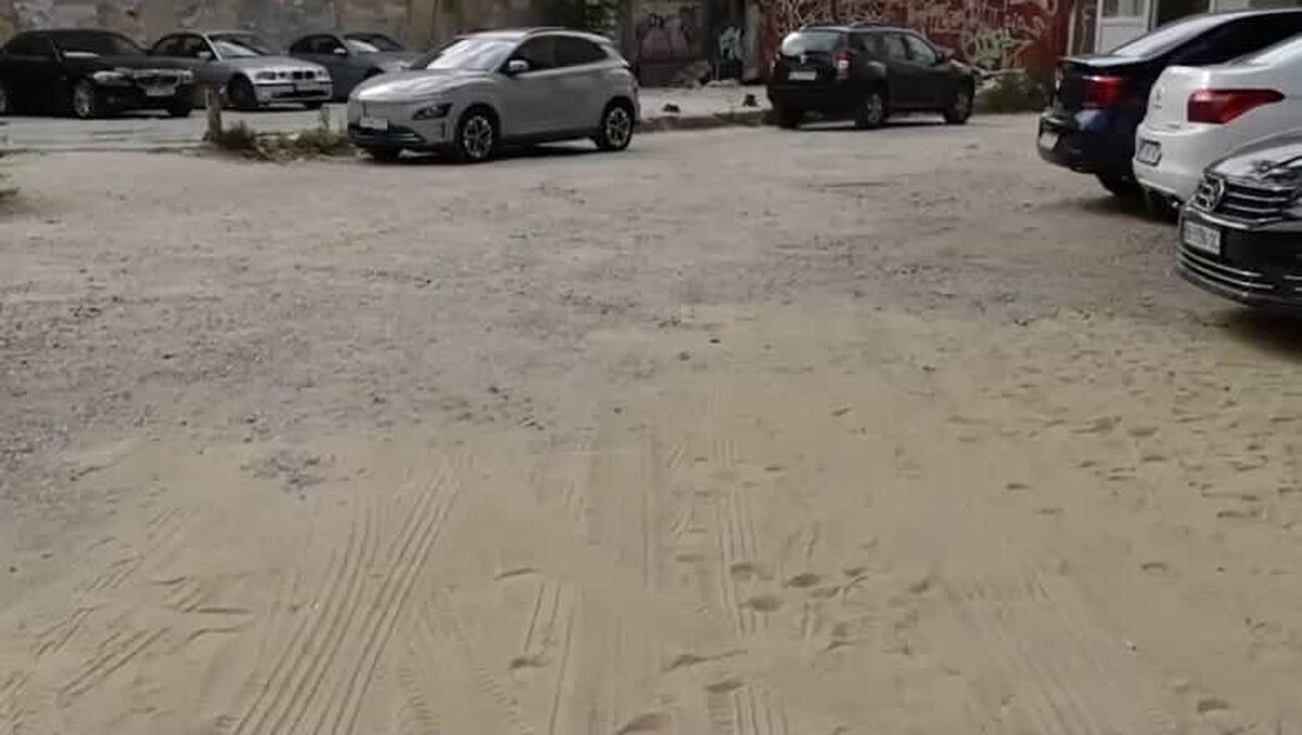 Locuitorii Sectorului 4 pot avea două sau mai multe locuri de parcare pe aceeași adresă