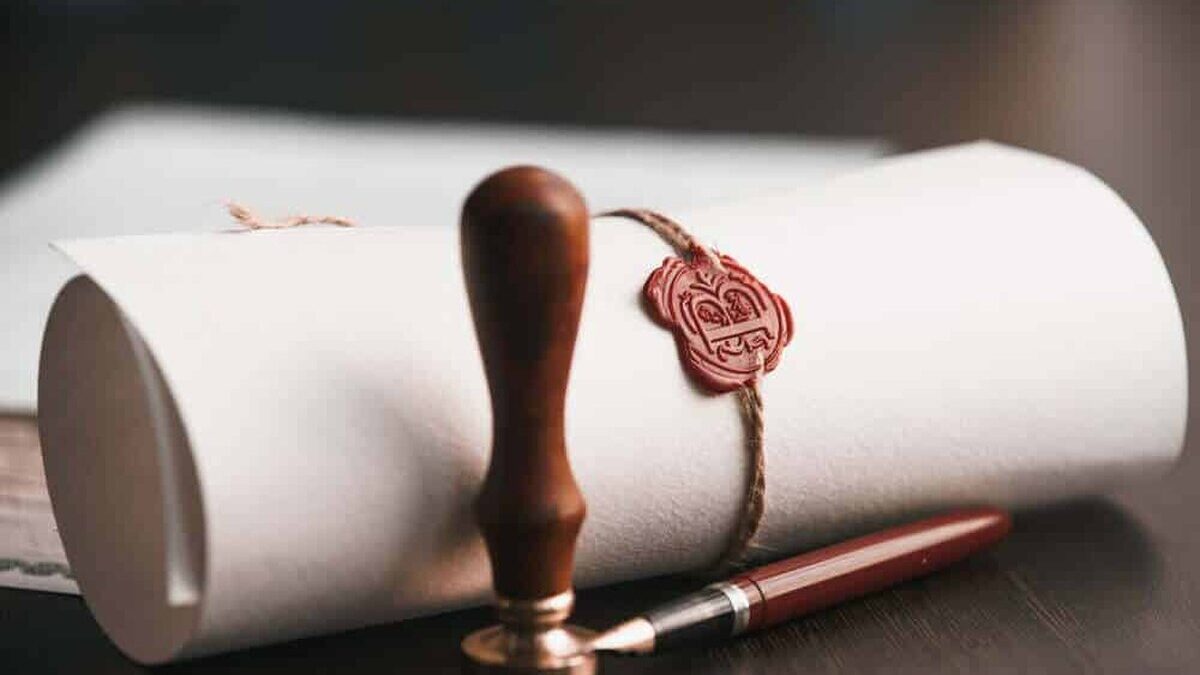 Notary's,Public,Pen,And,Stamp,On,Testament,And,Last,Will.