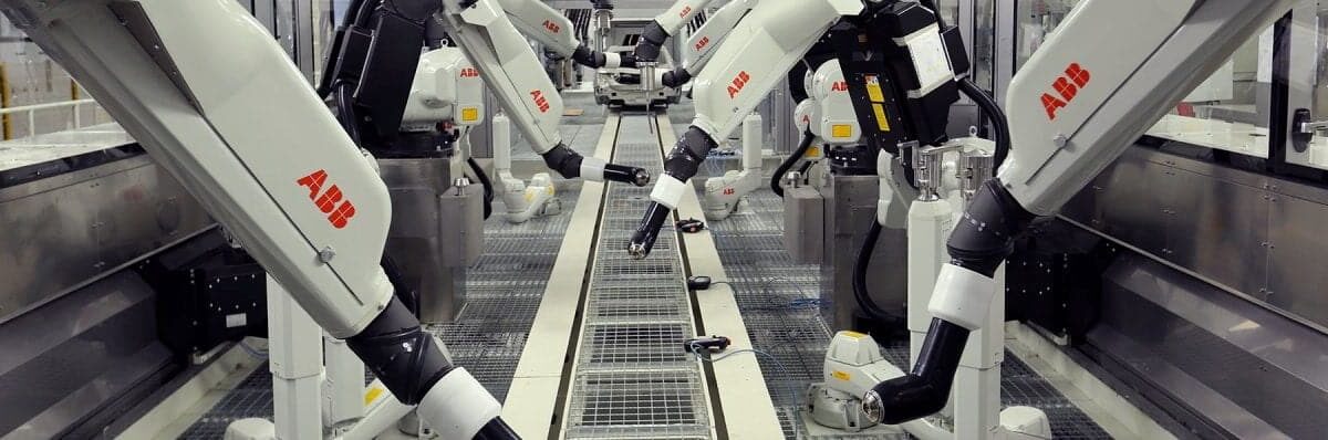 Roboții industriali. Cei mai buni aliați pentru o afacere de succes robo ii industriali cei mai buni alia i pentru o afacere de succes