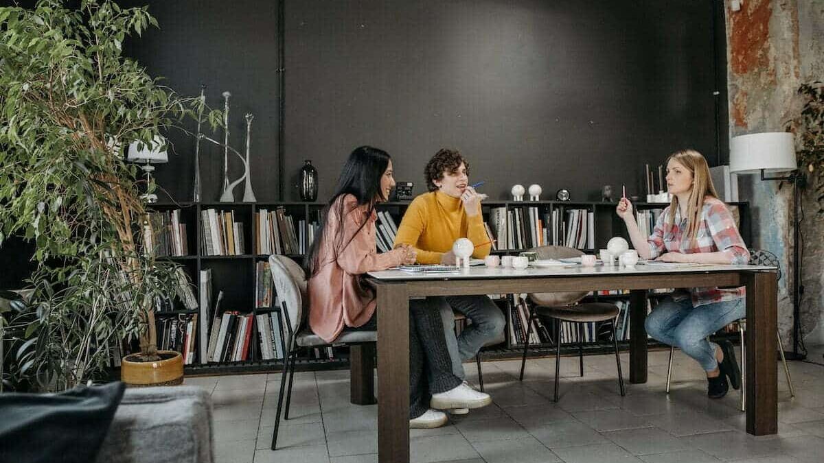6 motive pentru care să deschizi online un cont pentru IMM pexels pavel danilyuk 7674606