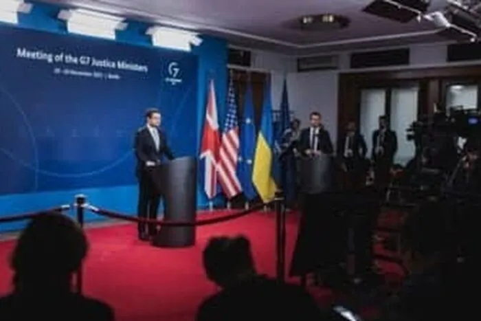 g7