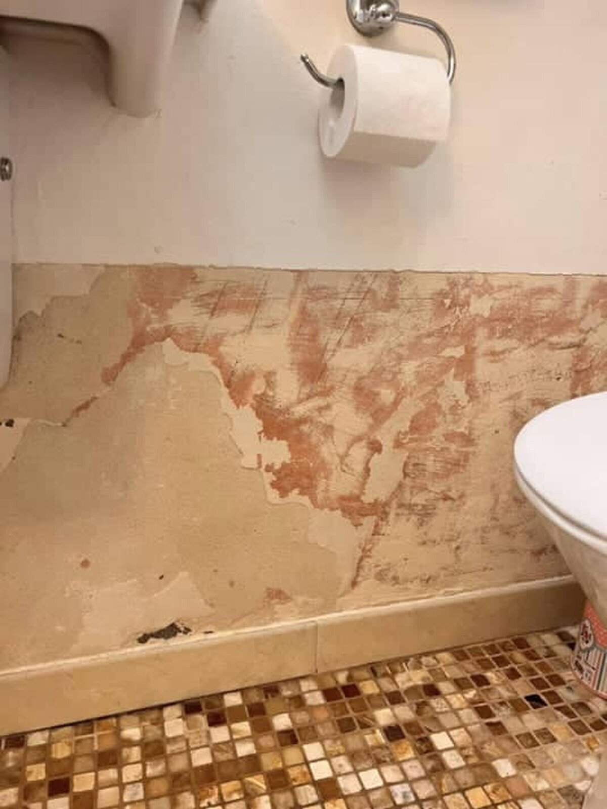 conditiile mizerabile de care au parte unii turisti in romania