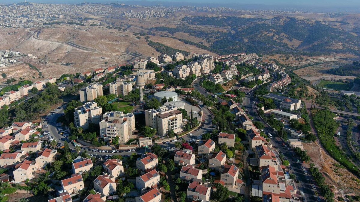 1676398580_2020-06-29T000000Z_1791720550_RC2YIH9V4END_RTRMADP_3_ISRAEL-PALESTINIANS-ANNEXATION-GANTZ.jpg