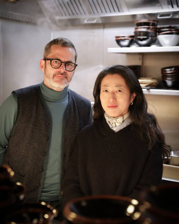 Cele mai bune restaurante japoneze din Londra Proprietarii Koya, John Devitt și Shuko Oda