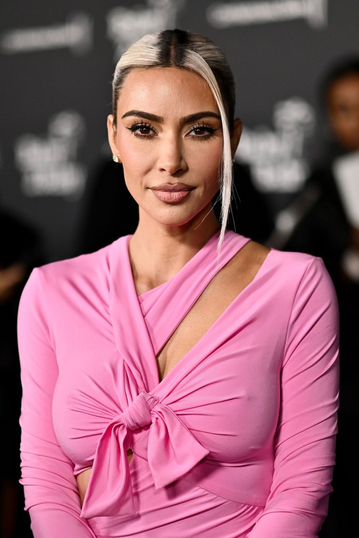 Fiica lui Kim Kardashian North West și sora Selena Gomez, Gracie, fac echipă pentru a face paste de casă 2
