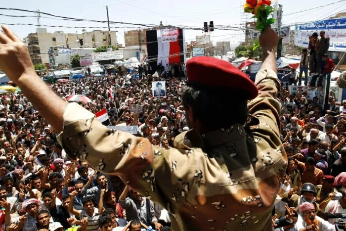 2011-09-27T120000Z_1092744005_GM1E79R1H1901_RTRMADP_3_YEMEN.jpg