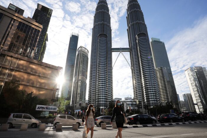 2021 01 11T053728Z 967529605 RC2H5L9MHX2J RTRMADP 3 HEALTH CORONAVIRUS MALAYSIA