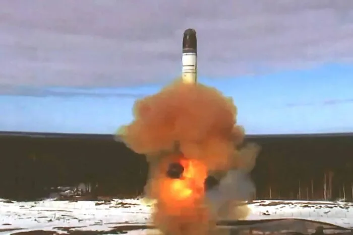 2022-04-20T160952Z_1260418893_RC24RT988GWW_RTRMADP_3_UKRAINE-CRISIS-RUSSIA-MISSILES-TEST.jpg