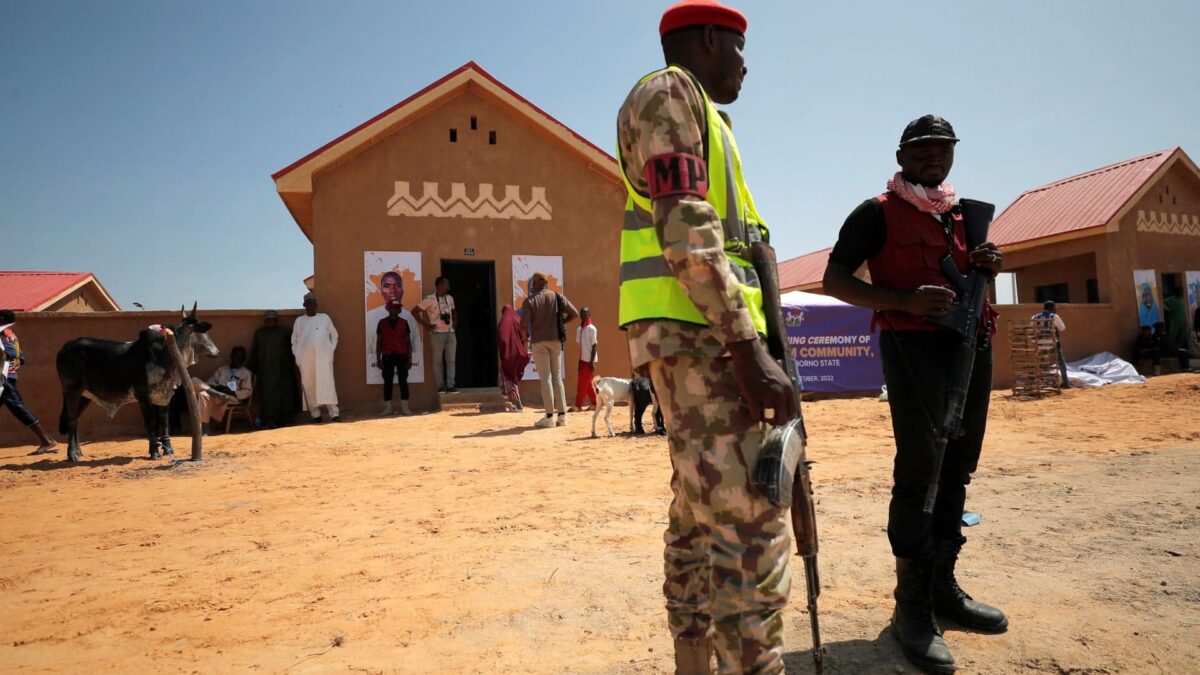 2022-10-24T141946Z_368760573_RC2A6X9XFIR7_RTRMADP_3_NIGERIA-SECURITY.jpg