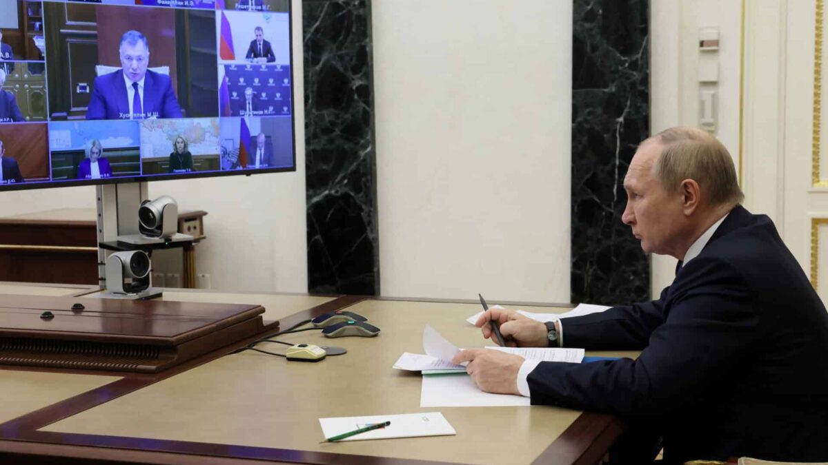 Rusia după un an de sancțiuni 2022 11 03T163041Z 986244833 RC2GEX9787EA RTRMADP 3 UKRAINE RUSSIA PUTIN ECONOMY 1