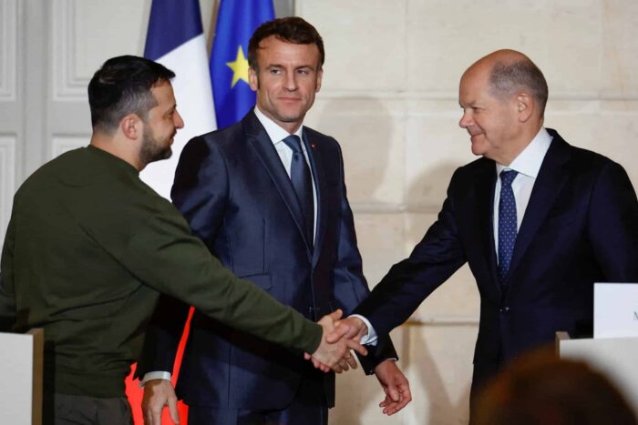 2023 02 08T214347Z 901793974 RC297Z9OBW11 RTRMADP 3 UKRAINE CRISIS FRANCE ZELENSKIY