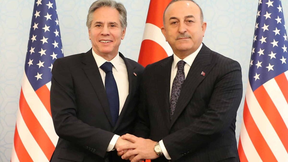 SUA solicită aderarea nordicilor la NATO în vizita în Turcia 2023 02 20T100209Z 1650399555 RC2YEZ9SGI0F RTRMADP 3 TURKEY QUAKE BLINKEN