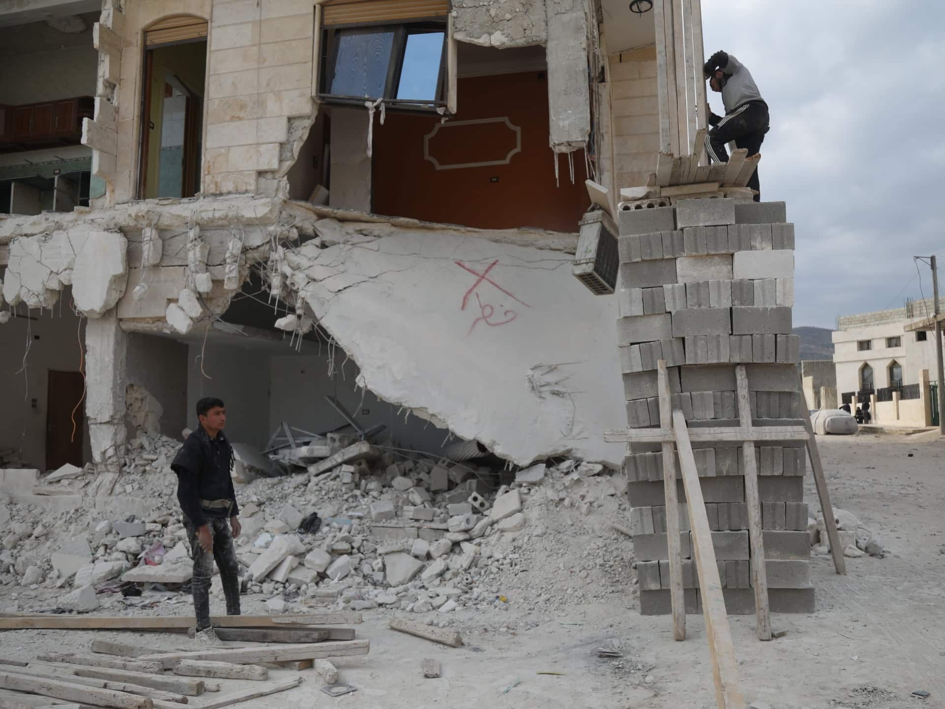 Inginerii calculează costul reconstrucției în Siria, lovită de cutremur și obosită de război
