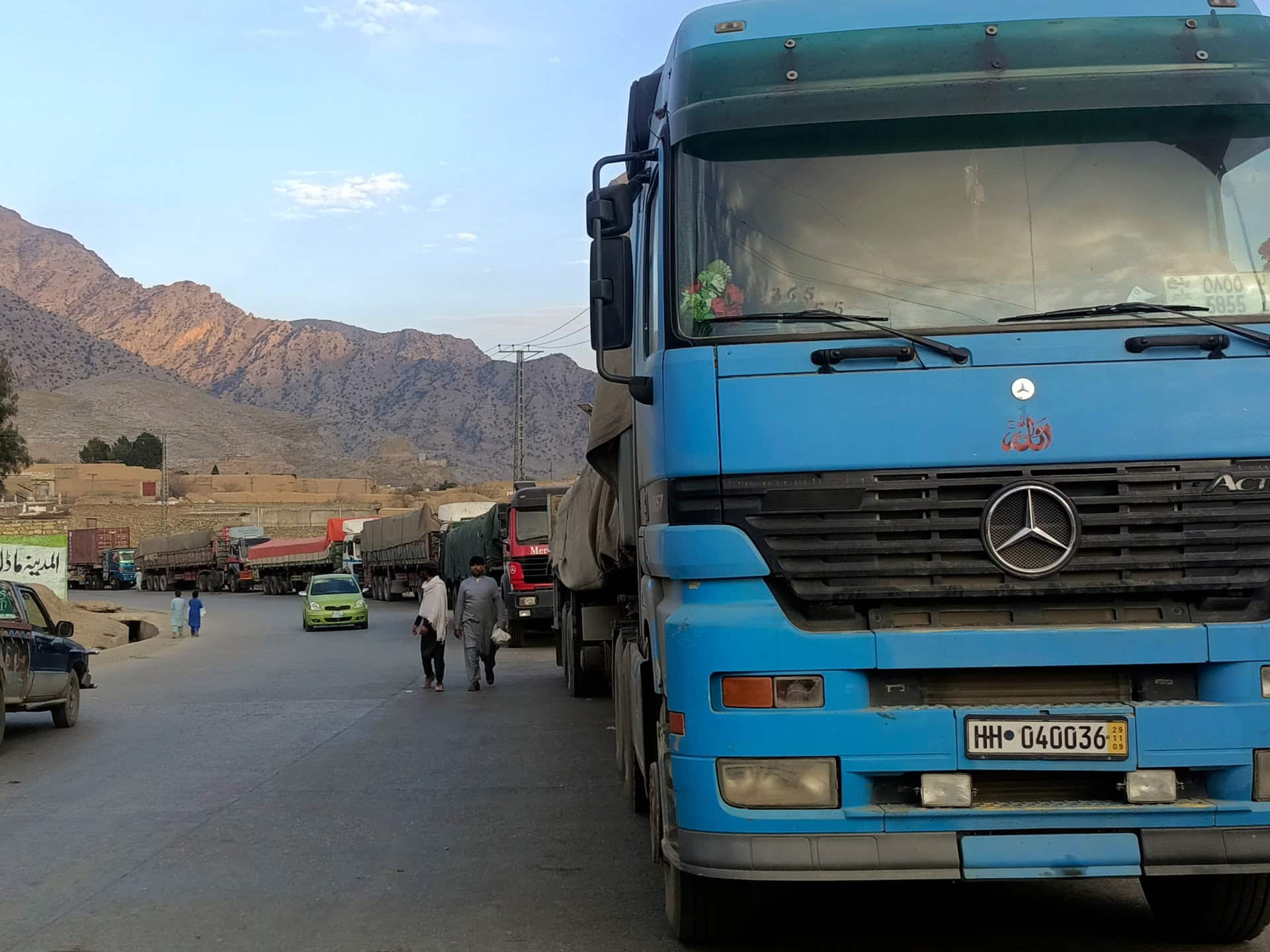 Afganistan redeschide ruta comercială cheie a Pakistanului, Islamabad de urmat