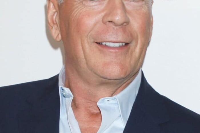Familia lui Bruce Willis vrea să fie „transparentă” pe fondul bătăliei împotriva demenței Familia lui Bruce Willis vrea sa fie „transparenta pe fondul