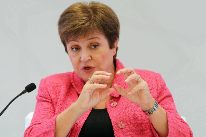 FMI sfătuieşte Pakistanul lovit de criză: impozitați pe bogați, protejați pe cei săraci IMF