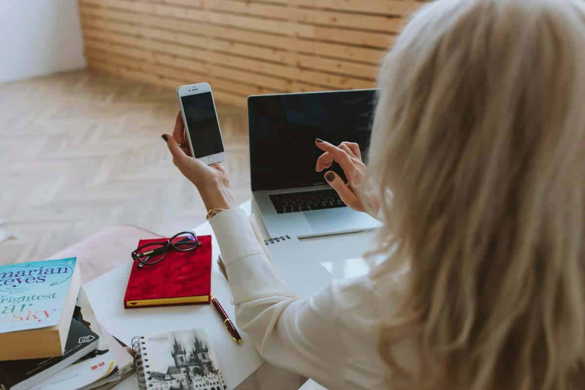 Odată ce afli beneficiile serviciilor de contabilitate online, nu te mai întorci niciodată la cele tradiționale!