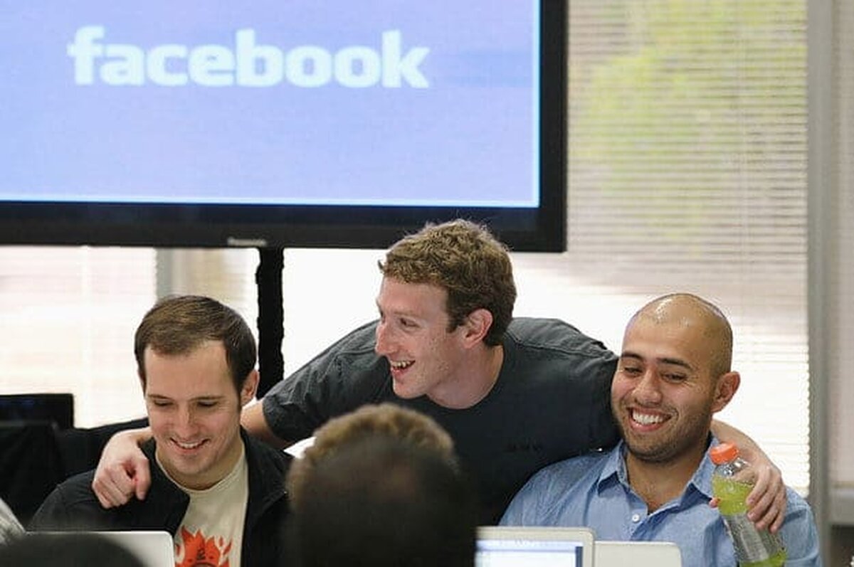 Moderatorii Facebook în limba spaniolă spun că sunt tratați mai rău decât omologii englezi