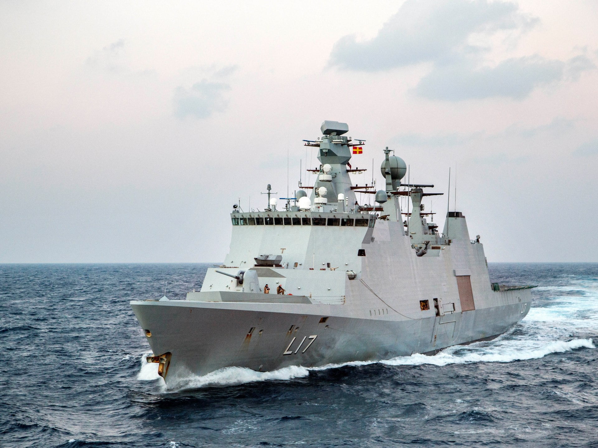 Pirații se urcă pe o navă daneză în temutul Golf al Guineei